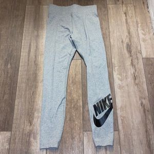 Never worn Nike leggings